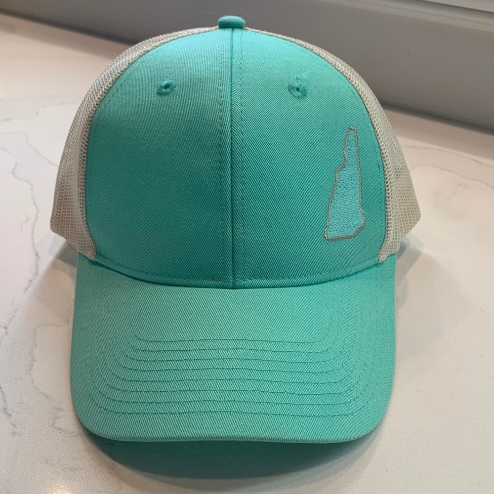 Baseball hat w/NH state logo